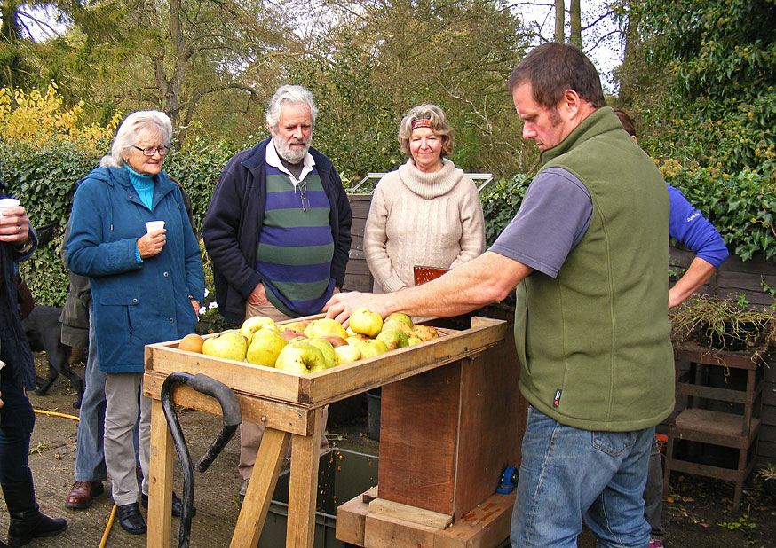 Cider making 2014
Click the picture to move on
Photo by Anne Barber