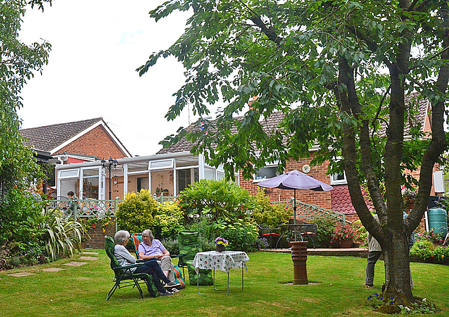 Anne and Terry Barber's open garden, 2014
Click the picture to move on.
Photo by Mark Wood