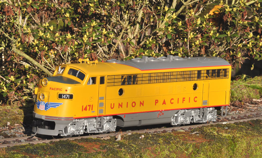 Photo of a MTH 1:32 scale model UP EMD F7